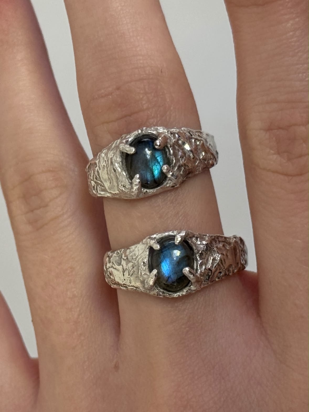 LABRADORITE RING