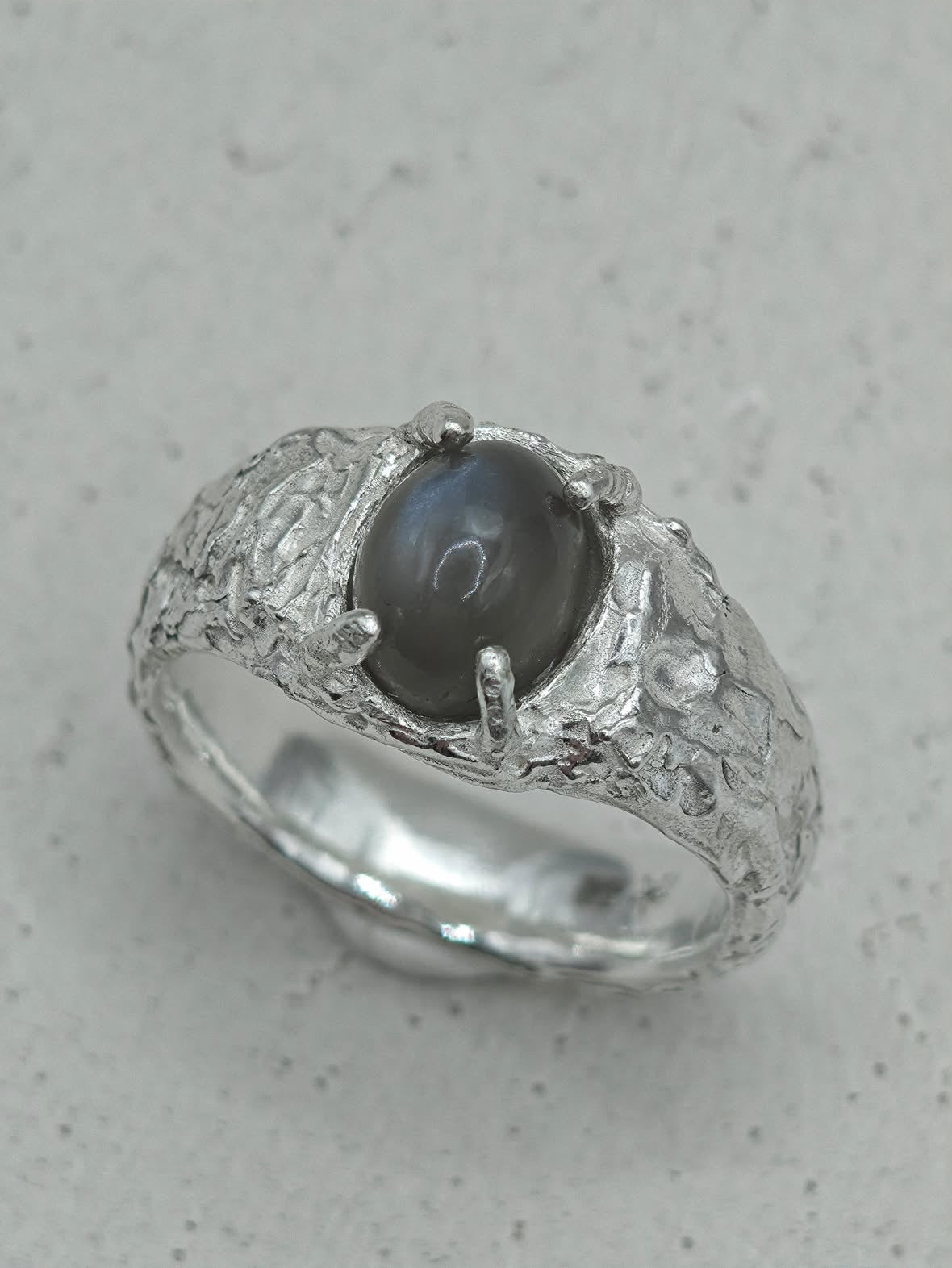 GREY MOONSTONE RING