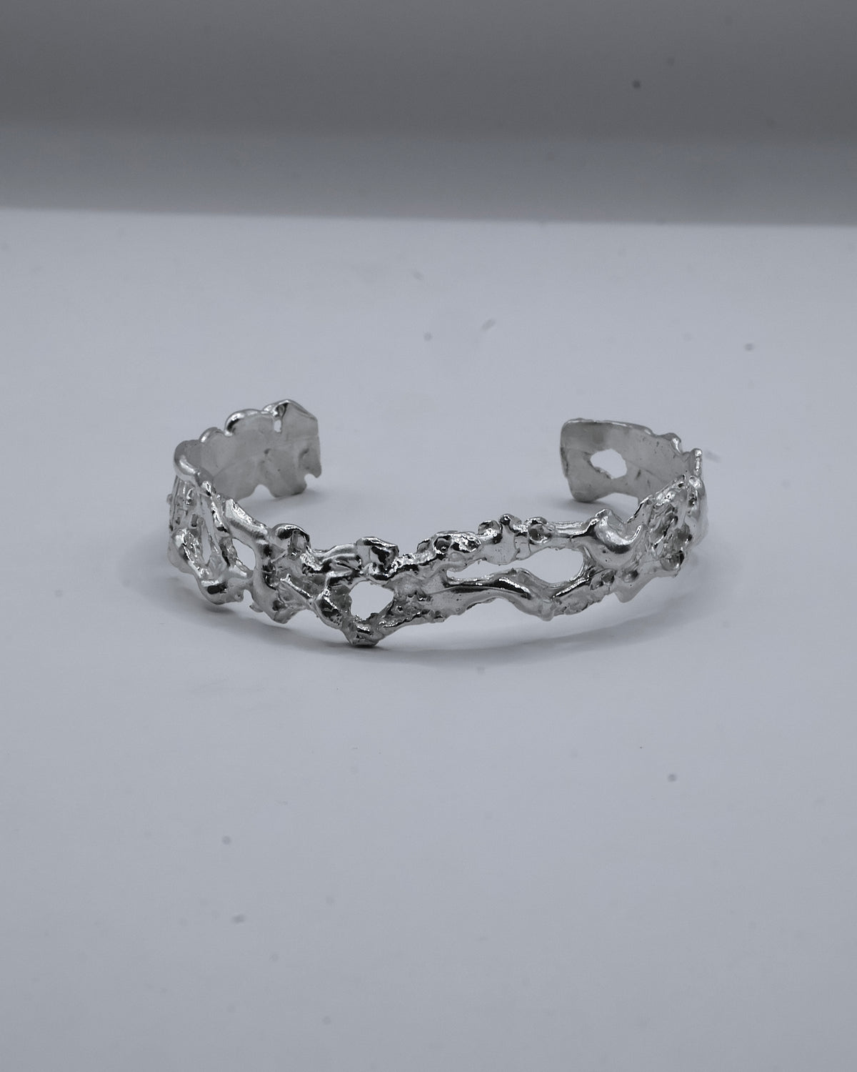 FUNKY HOLLOW BRACELET